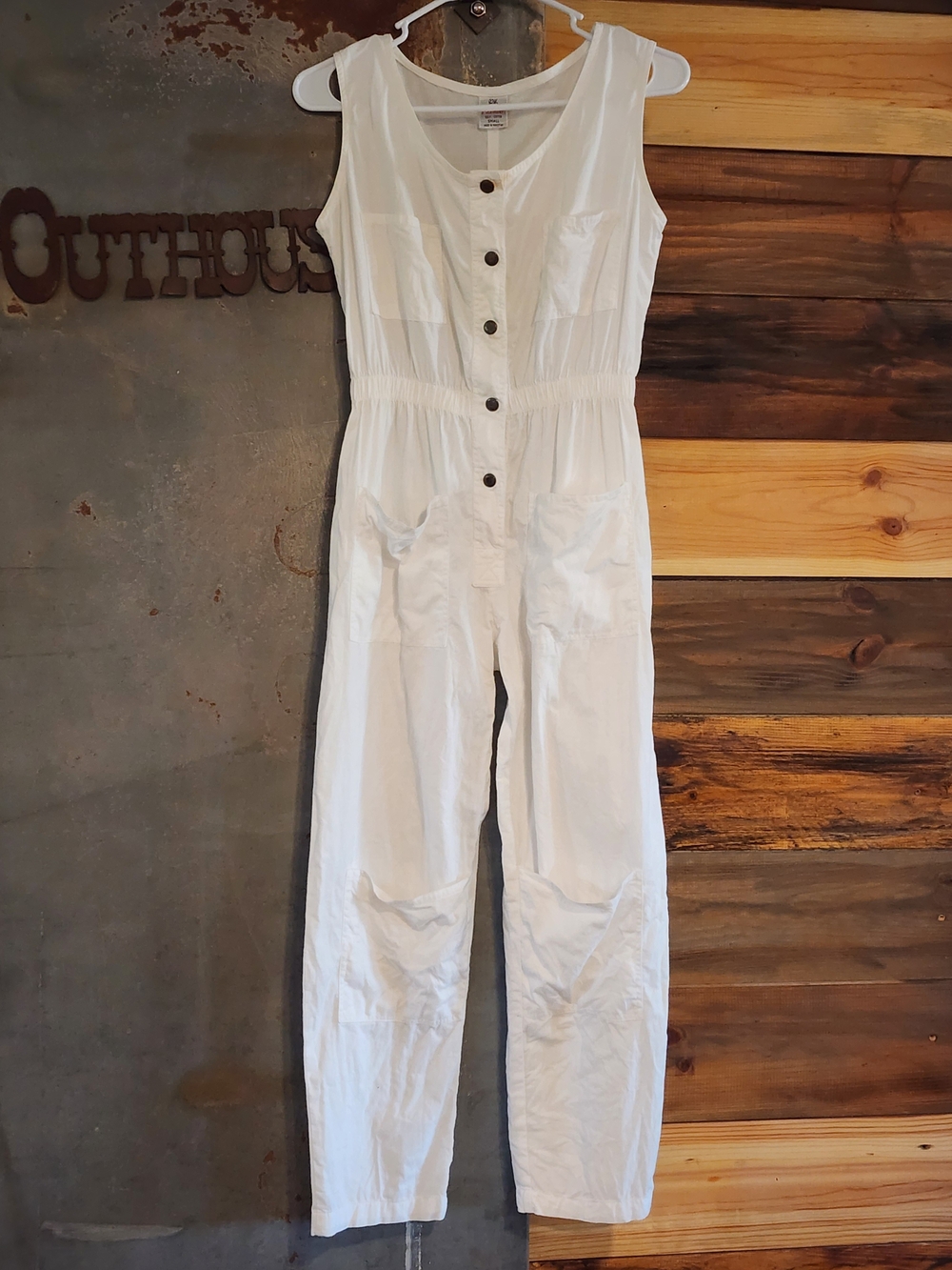 Vintage Sleeveless White Button-Front Jumpsuit with Elastic Waist